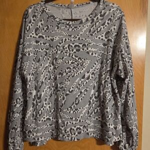 Stylish Gray Leopard Print Long Sleeve Top